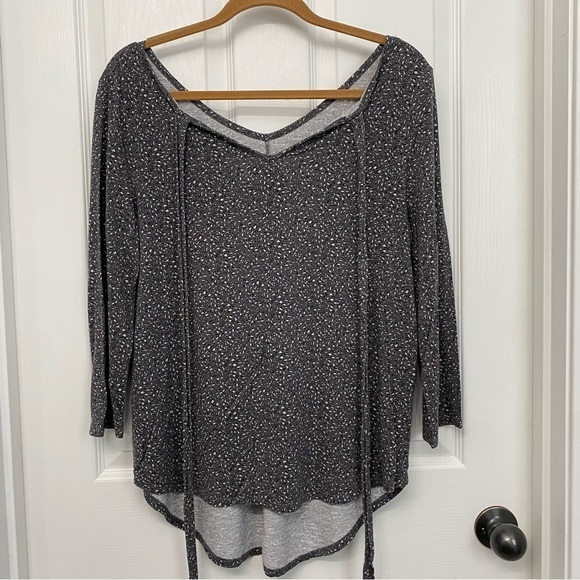 Maurices Gray Loose Fit Top Large - Picture 1 of 8
